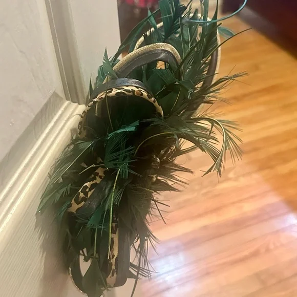 Ladies Fascinator with Green Feather and Jewel Accent - Picture 3 of 5